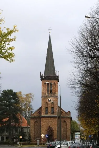 Kościół wzniesiony przez Schinkela z 1823 roku