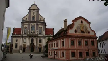 Neobarokowa bazylika św. Anny (1910-1912) w Altötting