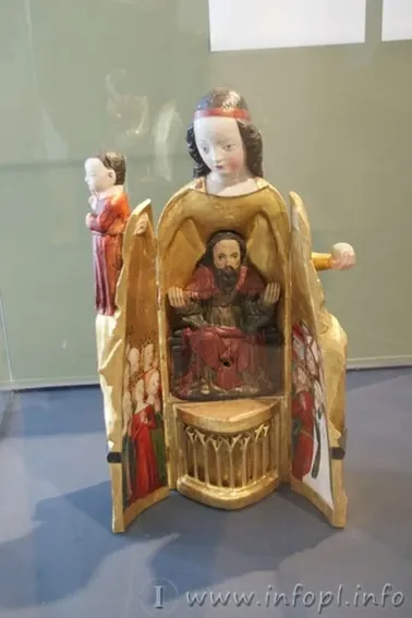 Muzeum Diecezjalne- drewniana Madonna Szafkowa