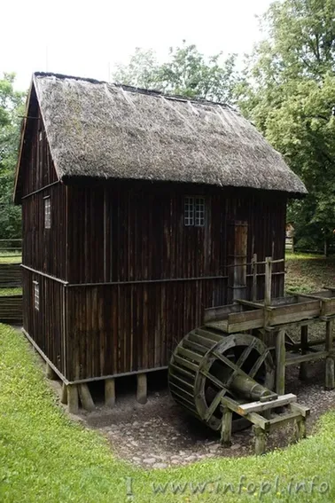 Park Etnograficzny- młyn wodny ze Strzyg, gm. Osiek