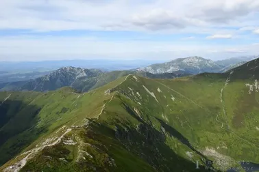 Widok z Jarząbczego Wierchu na Kończysty Wierch