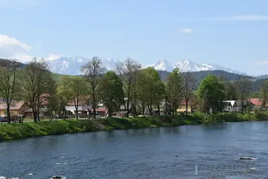 Dunajec na granicy polsko-słowackiej, w tle Tatry