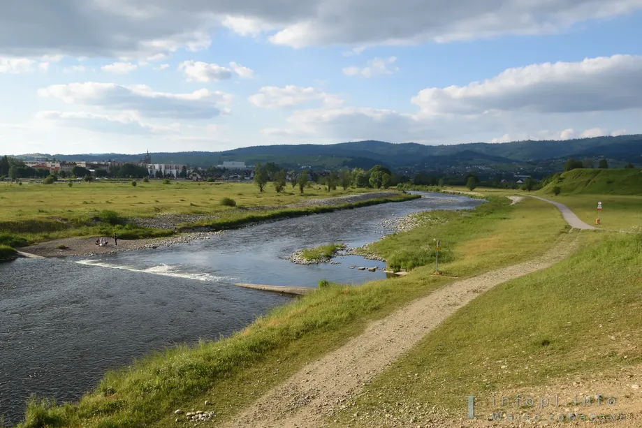 Biały Dunajec i Gorce w tle