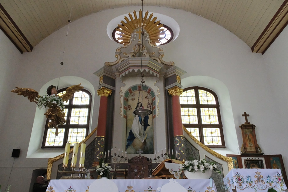 Kościół pw. Wniebowzięcia NMP w Skowronach