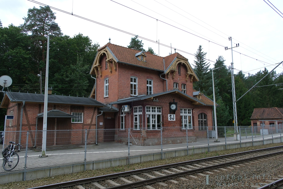 Budynek stacyjny w Starych Jabłonkach