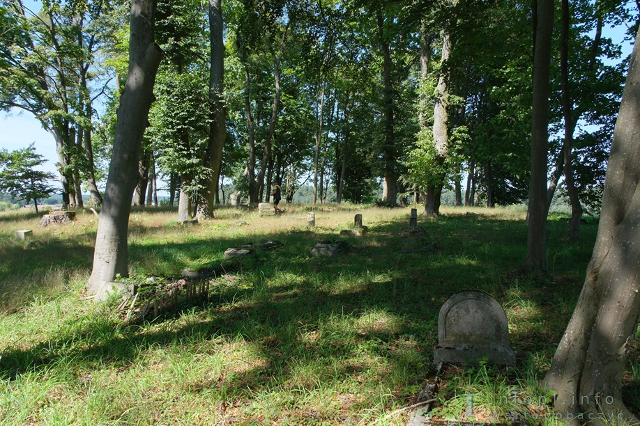 Cmentarz w Wirwajdach