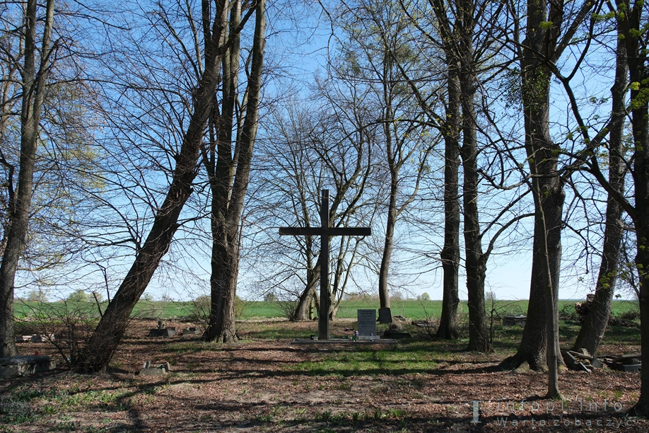 Cmentarz w Trylu