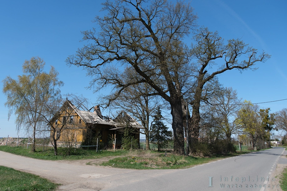 Ruina domu w Mątawach